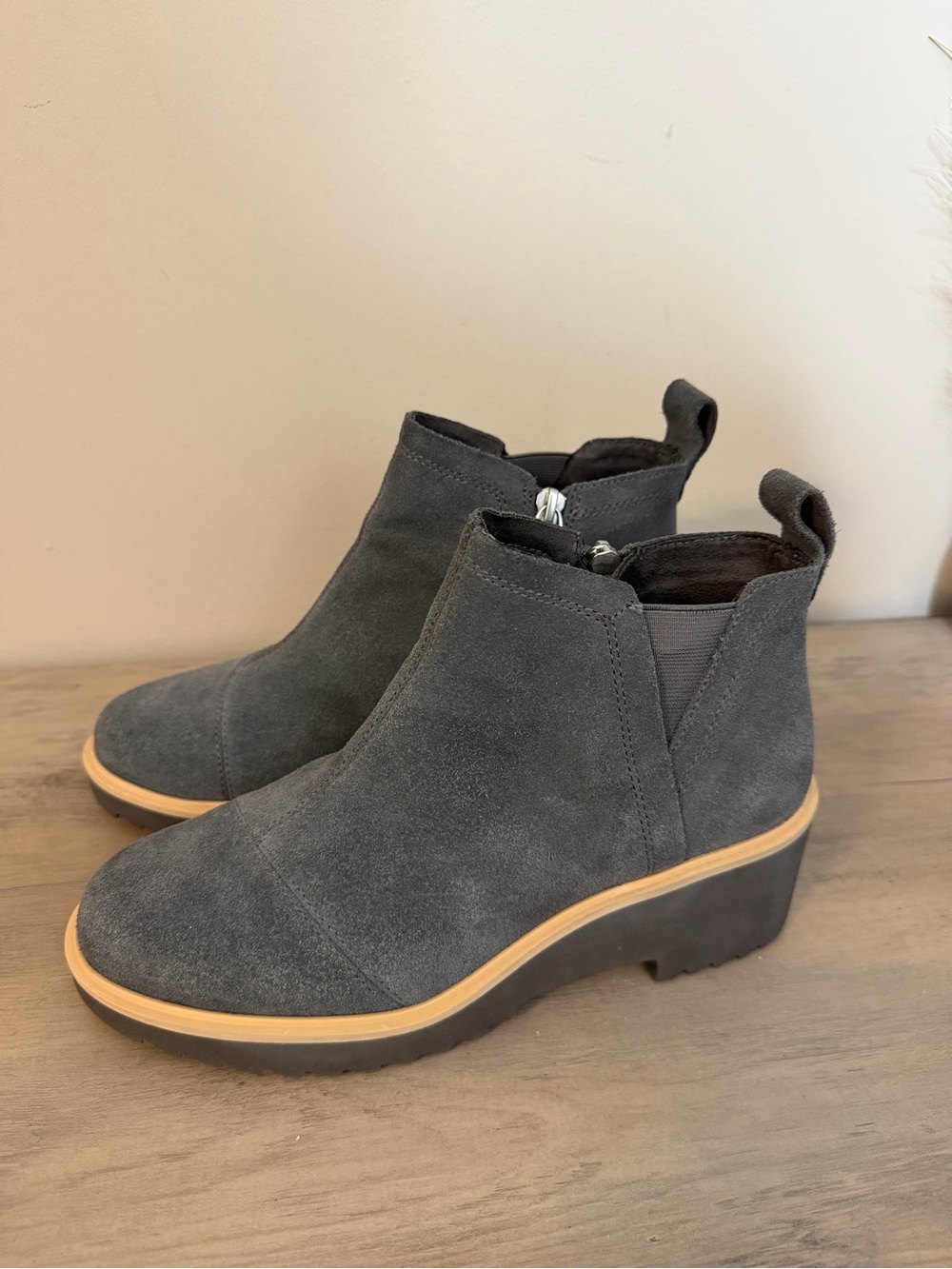 TOMS Maude Wedge Bootie Ankle Boot Gray Forged Iron Size 8 - Picture 4 of 8